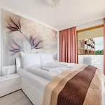 Resorts, Sun&snow Apartment *